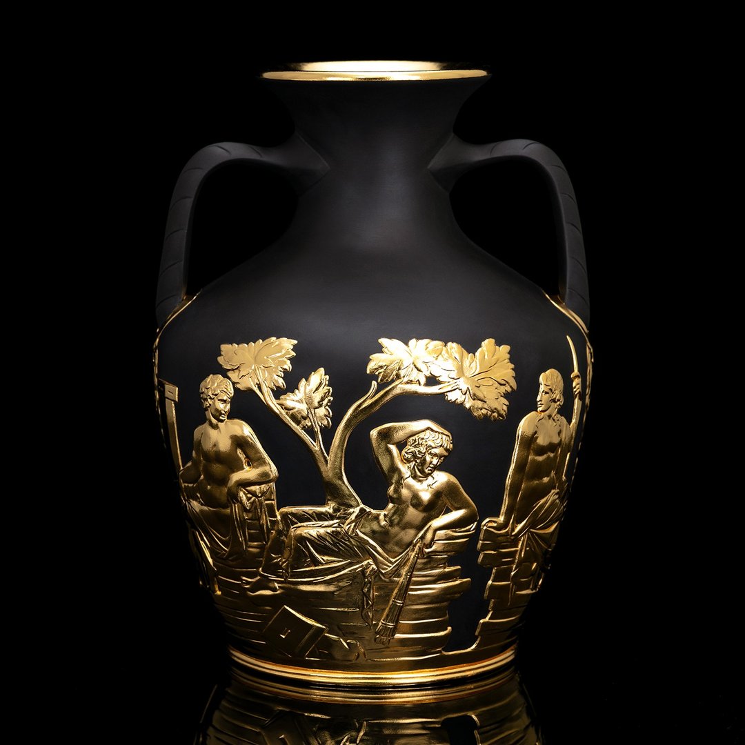 【Wedgwood 传世之作】23K绘金波特兰花瓶浮雕玉石Portland Vase - 花瓶/陶器 - 瓷 