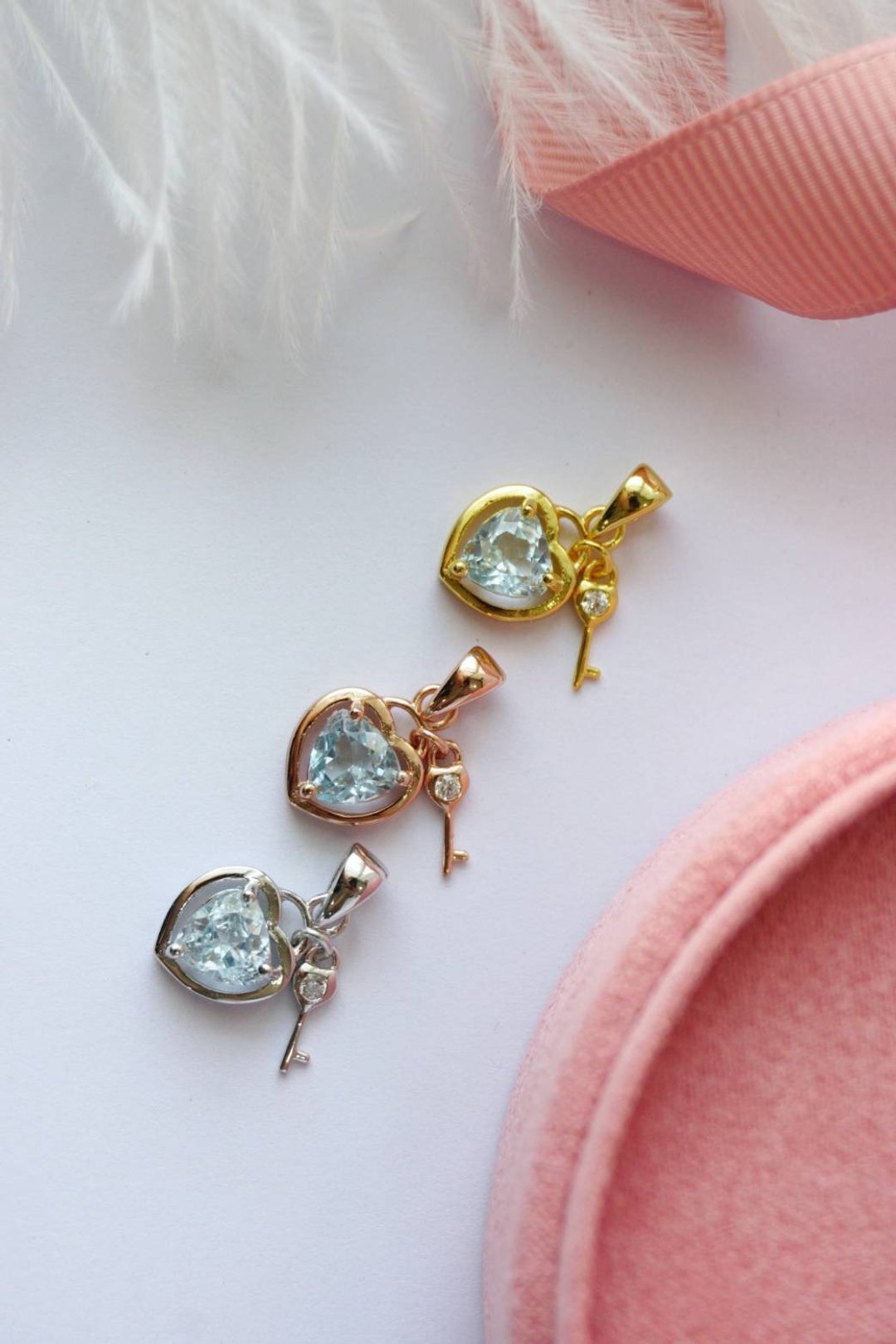 Natural Topaz Pendant and Necklace Silver925. - 项链 - 纯银 蓝色