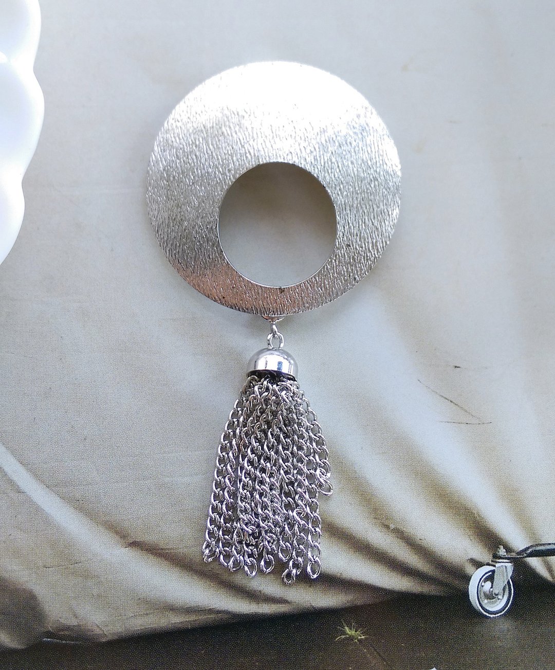 Vintage Jewelry  SARAH COV 银色调摩登流苏 别针 胸针 - 徽章/别针 - 其他金属 金色