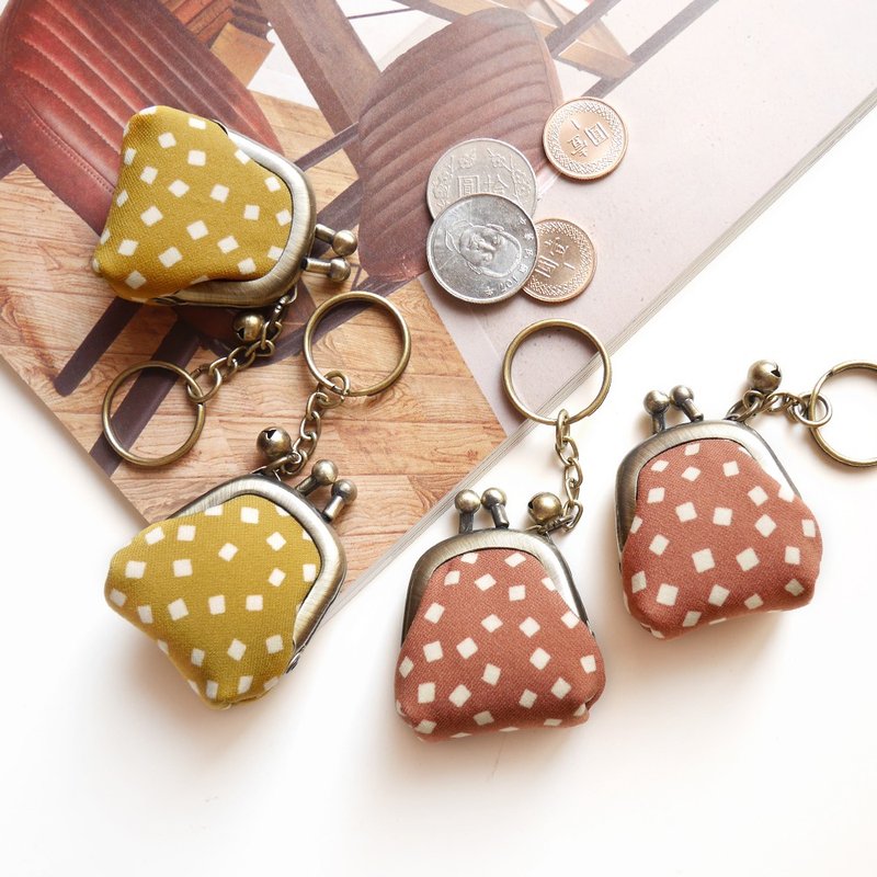 小咖喱饭  ::水钻::玲珑口金包 / 零钱包 / 钥匙圈 【台湾制造】 - 手拿包 - 其他金属 黄色