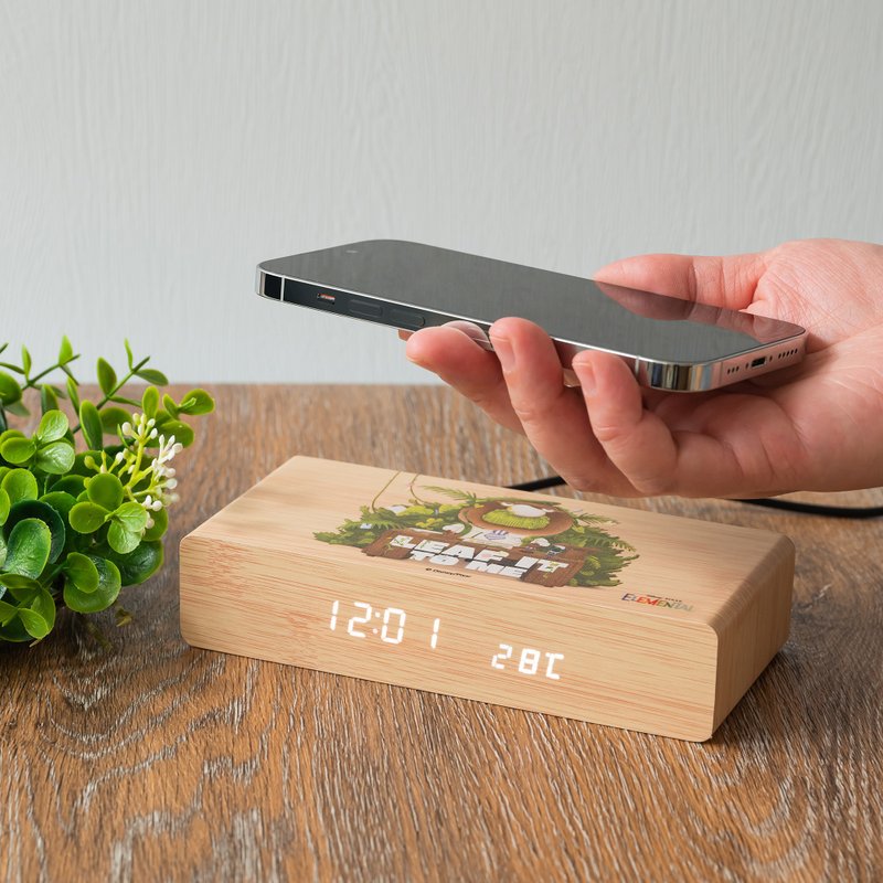 【户外露营】迪士尼元素方城市USB电子时钟x无线充电座2in1 - 手机充电及周边 - 其他材质 咖啡色