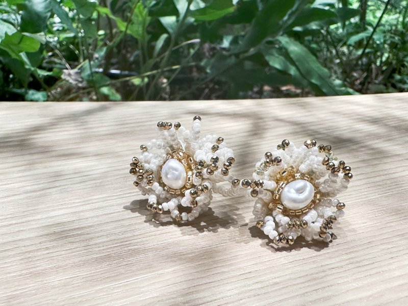 白山茶 - 耳环/耳夹 - 其他金属 