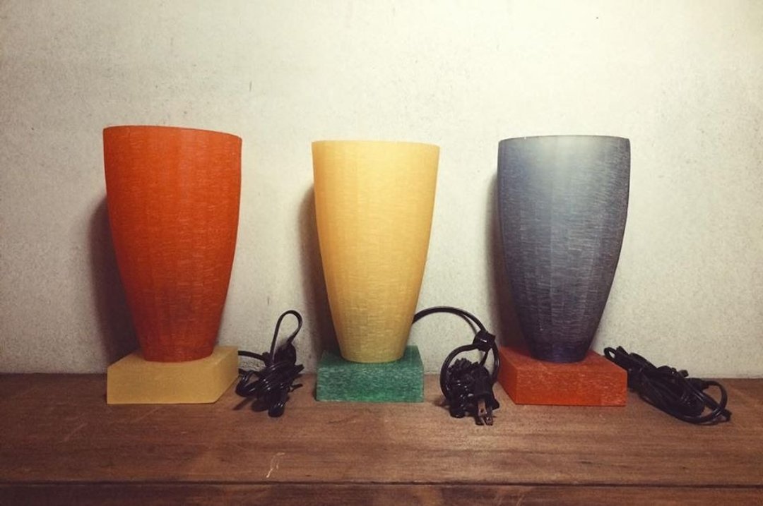 红底款1998年 全新限量库存品 普普风 古董灯  奖杯灯 桌灯 - 灯具/灯饰 - 其他材质 蓝色