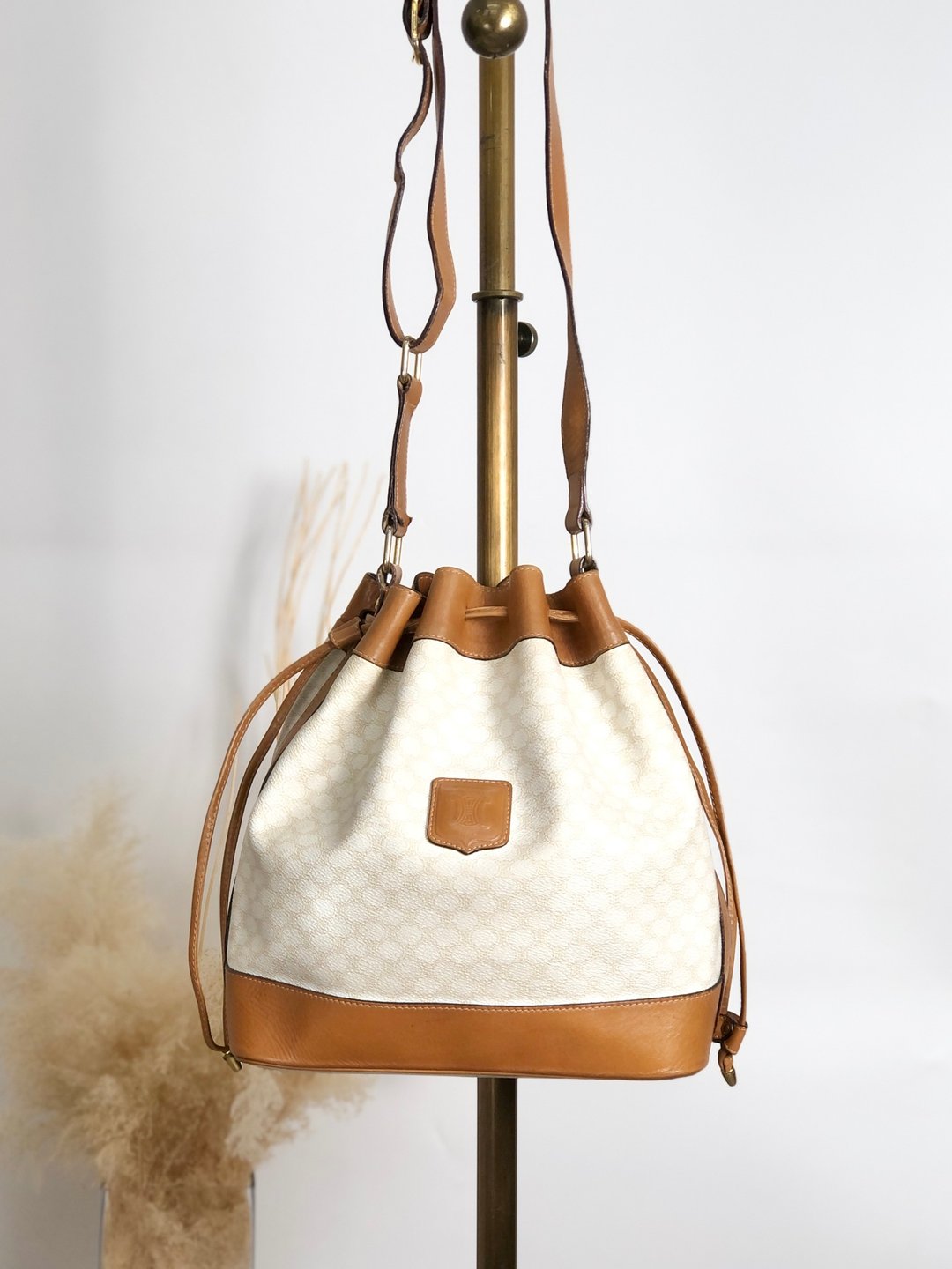 【日本直送 名牌中古包】CELINE 经典马车 LOGO 迷你水桶包 白色 压印 LOGO PVC 皮革 vintage 6vdzju - 侧背包/斜挎包 - 防水材质 白色