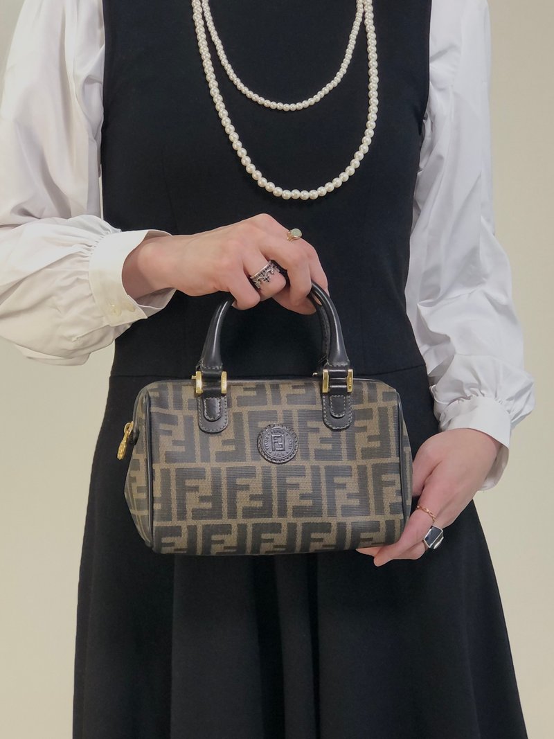【 日本直送 名牌中古包 】FENDI 芬迪 复古手提包 棕色 FF Logo PVC皮革 迷你波士顿包 小圆包 vintage sfanas - 手提包/手提袋 - 防水材质 咖啡色