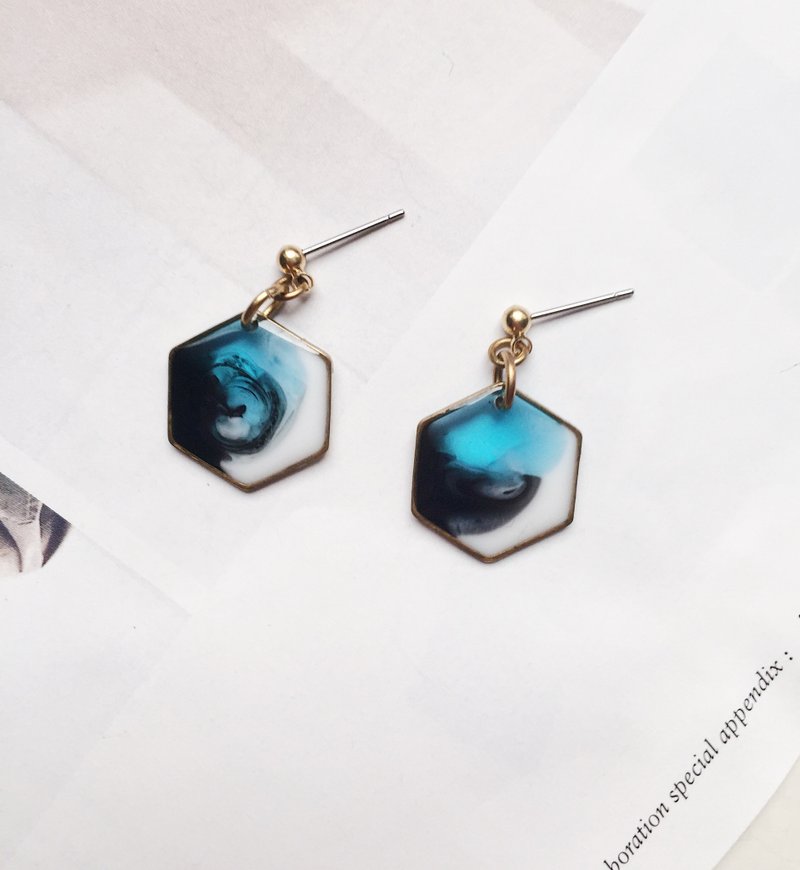 La Don - 六角黄铜蓝白黑 03 耳针/耳夹 - 耳环/耳夹 - 压克力 蓝色