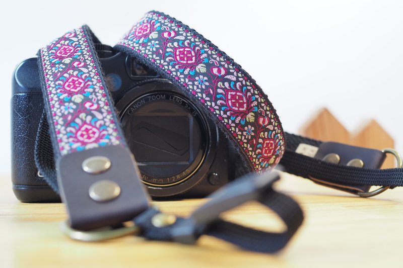 相机带采用了本地和波西米亚两种风格。 - 相机 - 棉．麻 