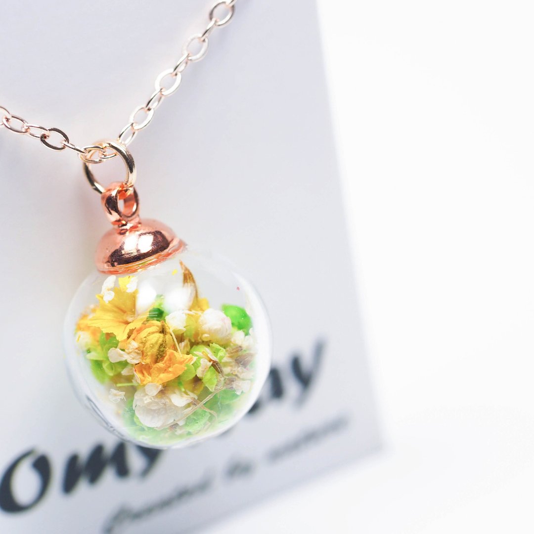 爱家作-OMYWAY日本混色绿色满天星干花永生花颈链1.4cm - 颈链 - 玻璃 白色