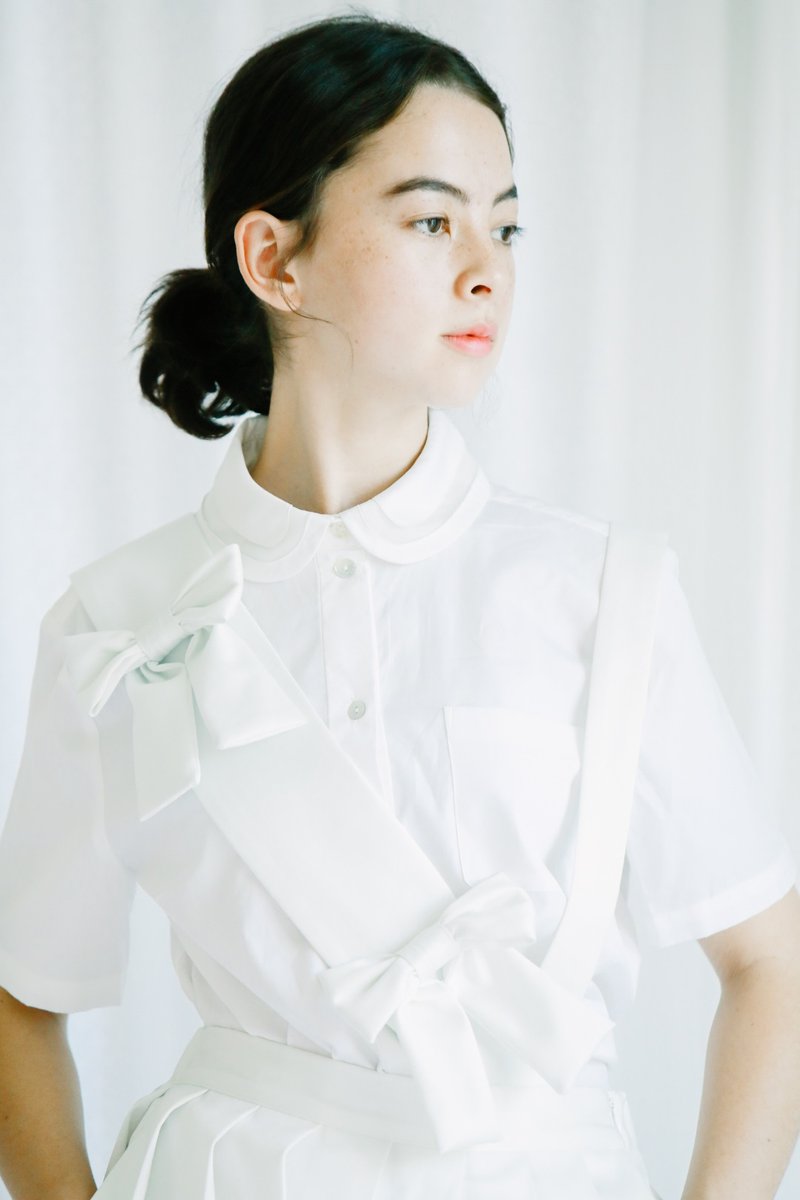 娃娃领扇型边沿短袖衬衫 - 女装衬衫 - 棉．麻 白色