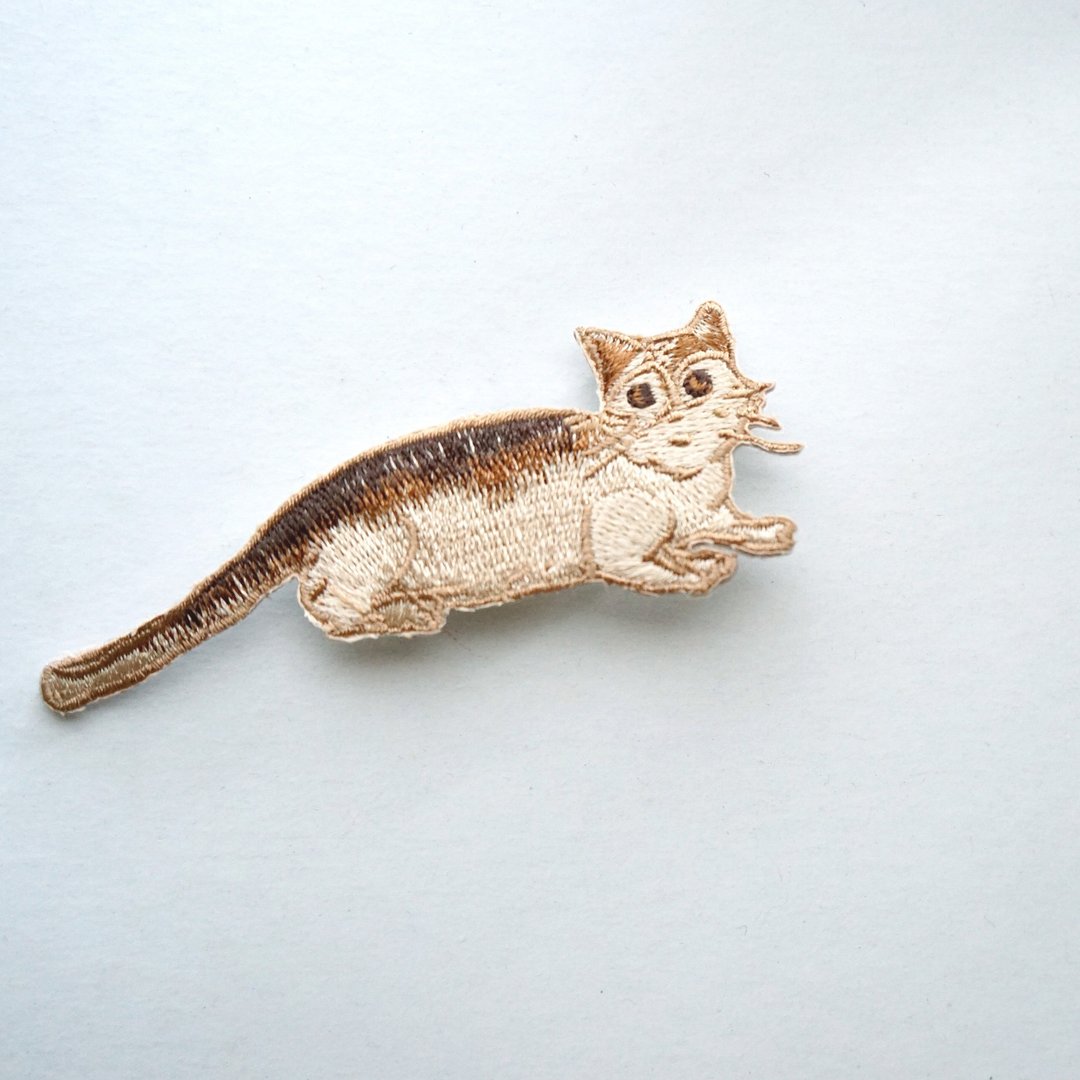 米米虎斑小猫刺绣绣花别针 / 贴布 - 胸针 - 绣线 卡其色