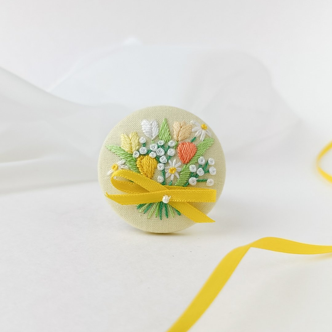 维他命色系郁金香花束刺绣胸针或刺绣发圈 - 胸针 - 棉 黄色