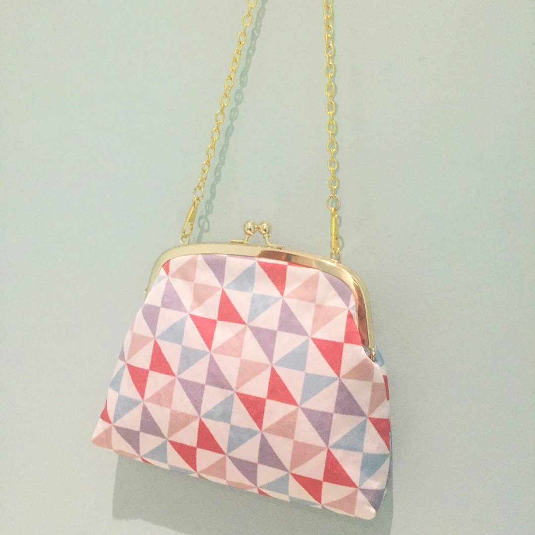 Original Print Japanese traditional pattern kiss lock petit bag ORIGAMI - 手提包/手提袋 - 聚酯纤维 多色