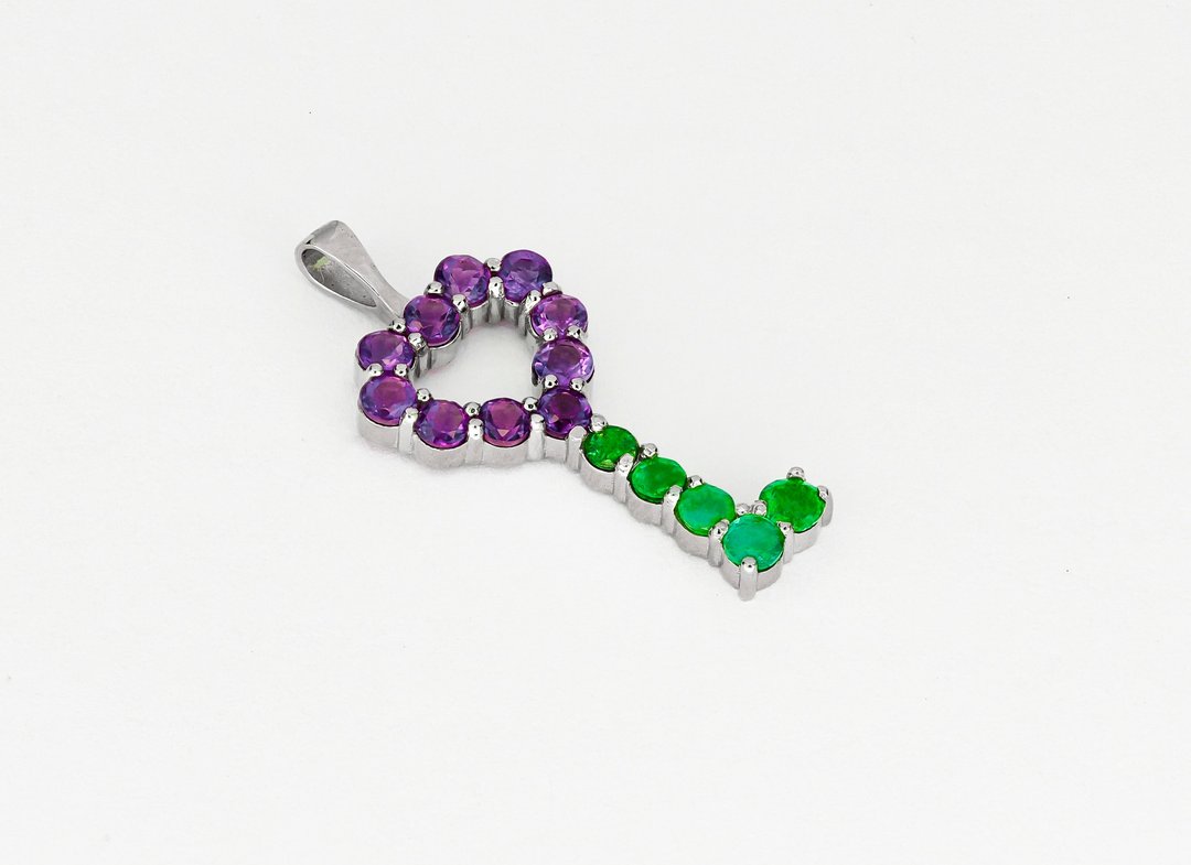 14k gold Key pendant with round amethysts. - 项链 - 贵金属 金色
