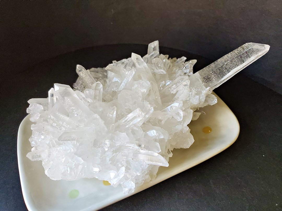 艺术陶瓷底座配特级天然冰种白晶簇 - 其他 - 宝石 白色