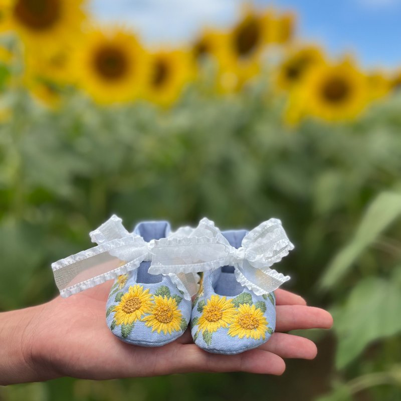 Baby shoes in organic cotton Linen with sunflower embroidery - 婴儿鞋 - 棉．麻 