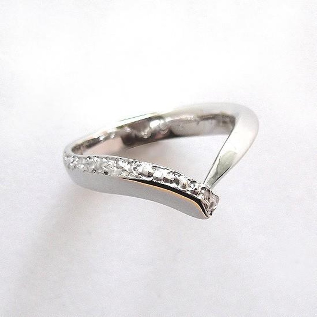 Ring with V-shaped pattern ■ Free shipping ■ - 戒指 - 其他金属 银色