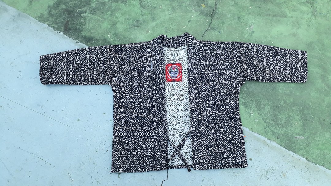 AMIN'S SHINY WORLD Handmade 几何黑白民族 KIMONO 落肩系列 - 女装休闲/机能外套 - 棉 黑色