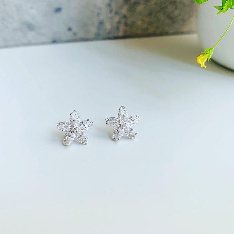 925纯银 / 花系列 - 锆石 • 华丽大花耳针 - 耳环/耳夹 - 纯银 银色