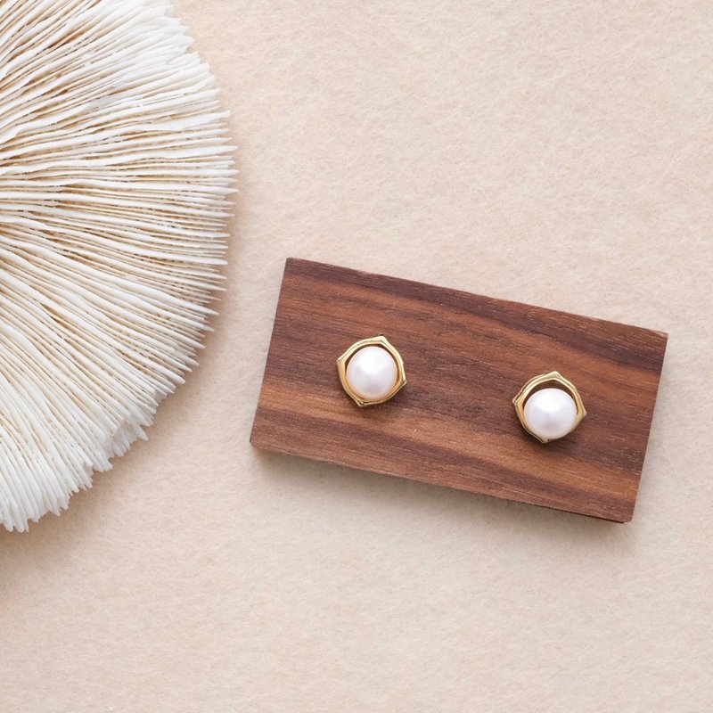 PANNE 淡水珍珠 镀金耳针式耳环 - 耳环/耳夹 - 其他材质 白色