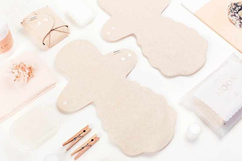 MOON月事儿／100%双面有机卫生棉垫／360mm (夜用) - 女士内衣裤 - 棉．麻 