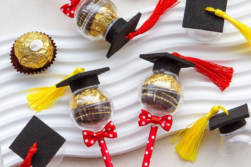 毕业礼物 超Q毕业帽 金莎棒棒糖 25cm长 红点点纸管 流苏2色可挑 - 巧克力 - 新鲜食材 红色