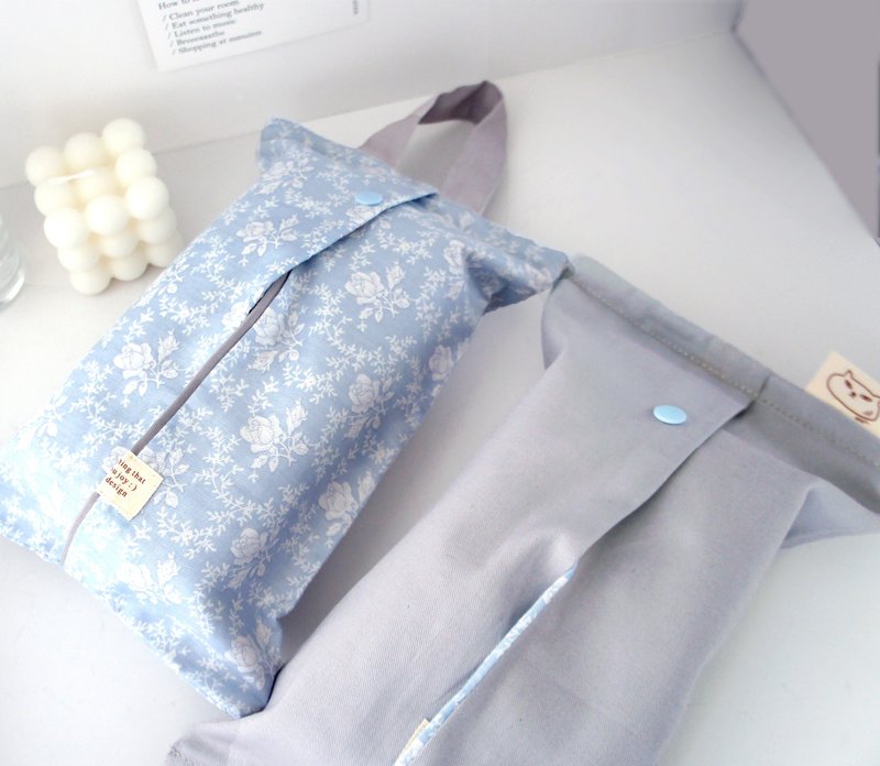 正反两用 | 浅灰淡蓝碎花 | 挂式卫生纸套 - 纸巾盒 - 棉．麻 蓝色