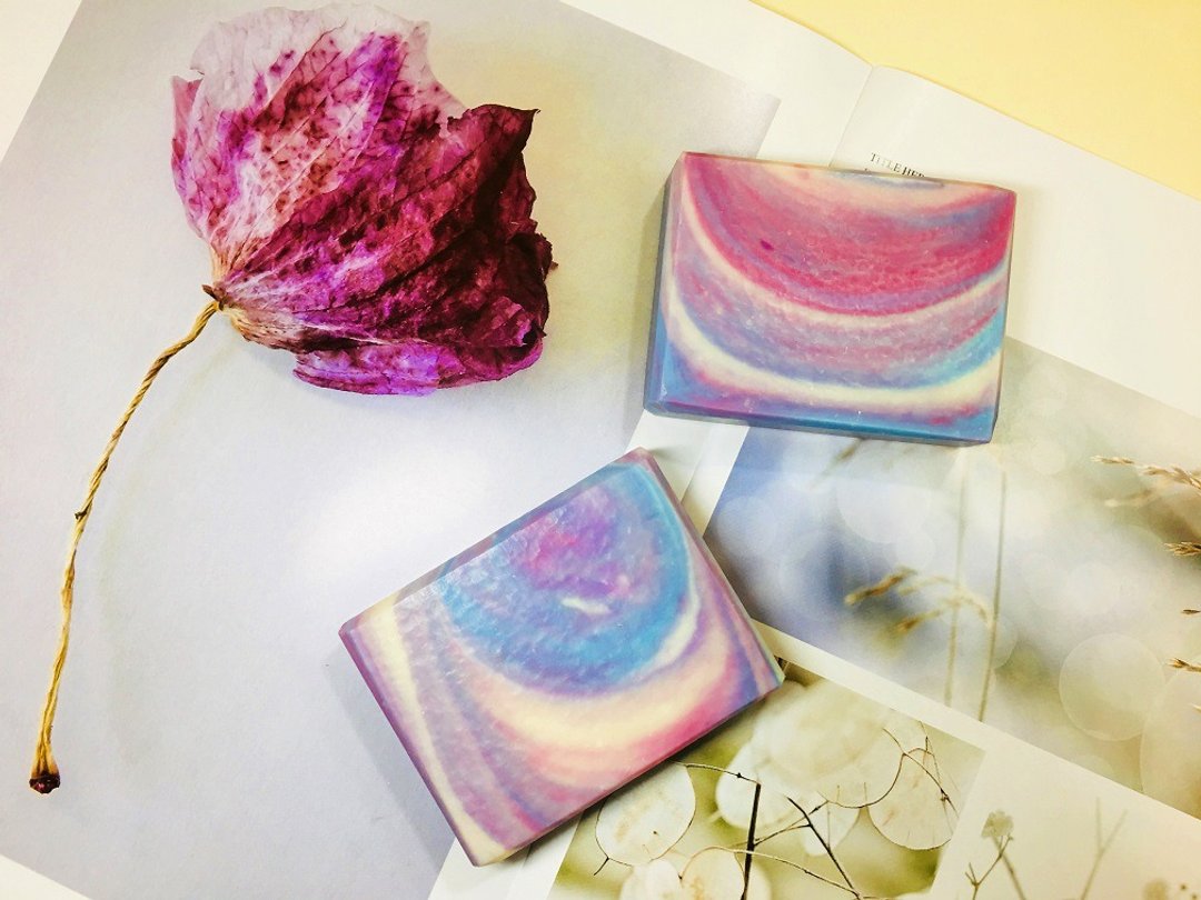 星际-甜杏仁桃胶蚕丝呵护皂 - 肥皂/手工皂 - 环保材料 紫色