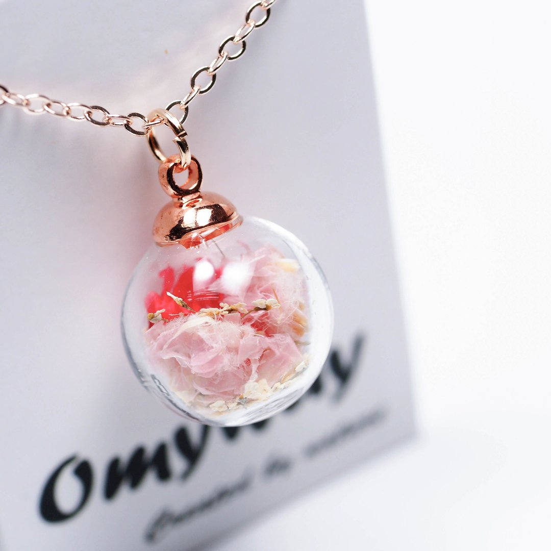 爱家作-OMYWAY红色满天星干花永生花玻璃颈链1.4cm - 颈链 - 玻璃 白色