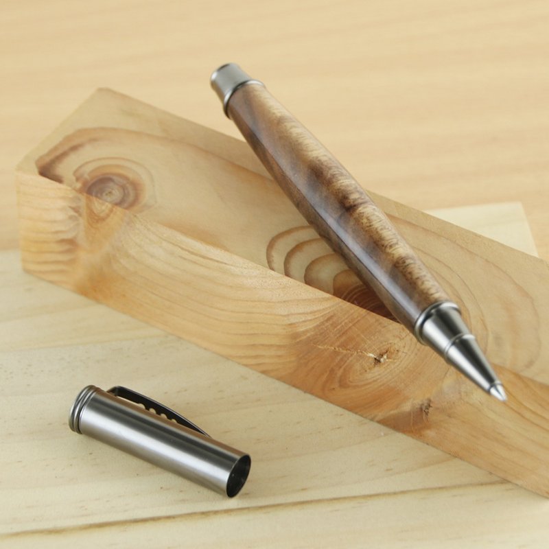 订制-德国SCHMIDT拔盖式原木钢珠笔 / 台湾相思木 - 钢珠笔 - 木头 咖啡色