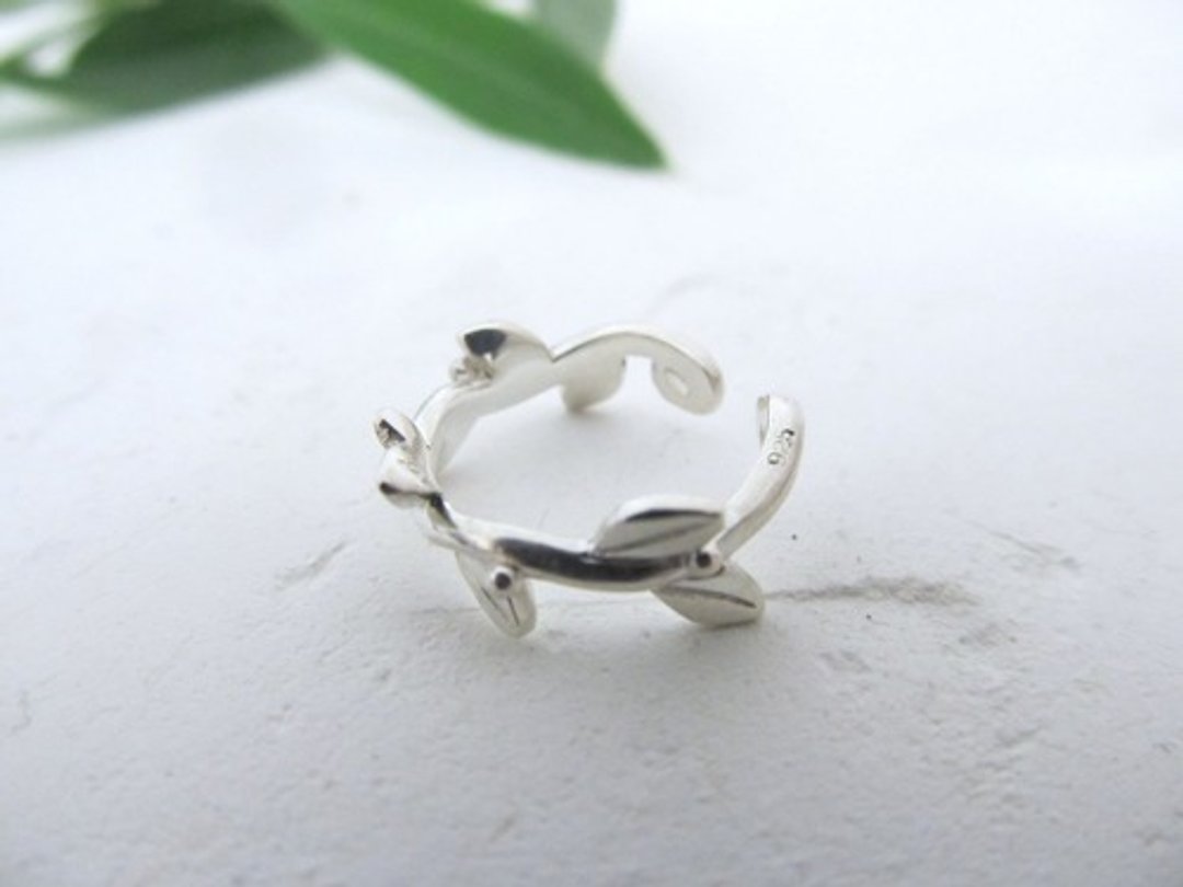 Olive ear cuff - 耳环/耳夹 - 纯银 