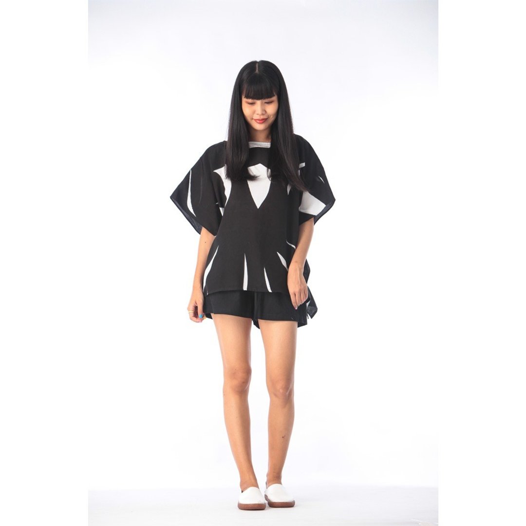 Poncho Blouse Cotton Silk Hand Painted for Summer resort vac - 女装上衣 - 棉．麻 黑色