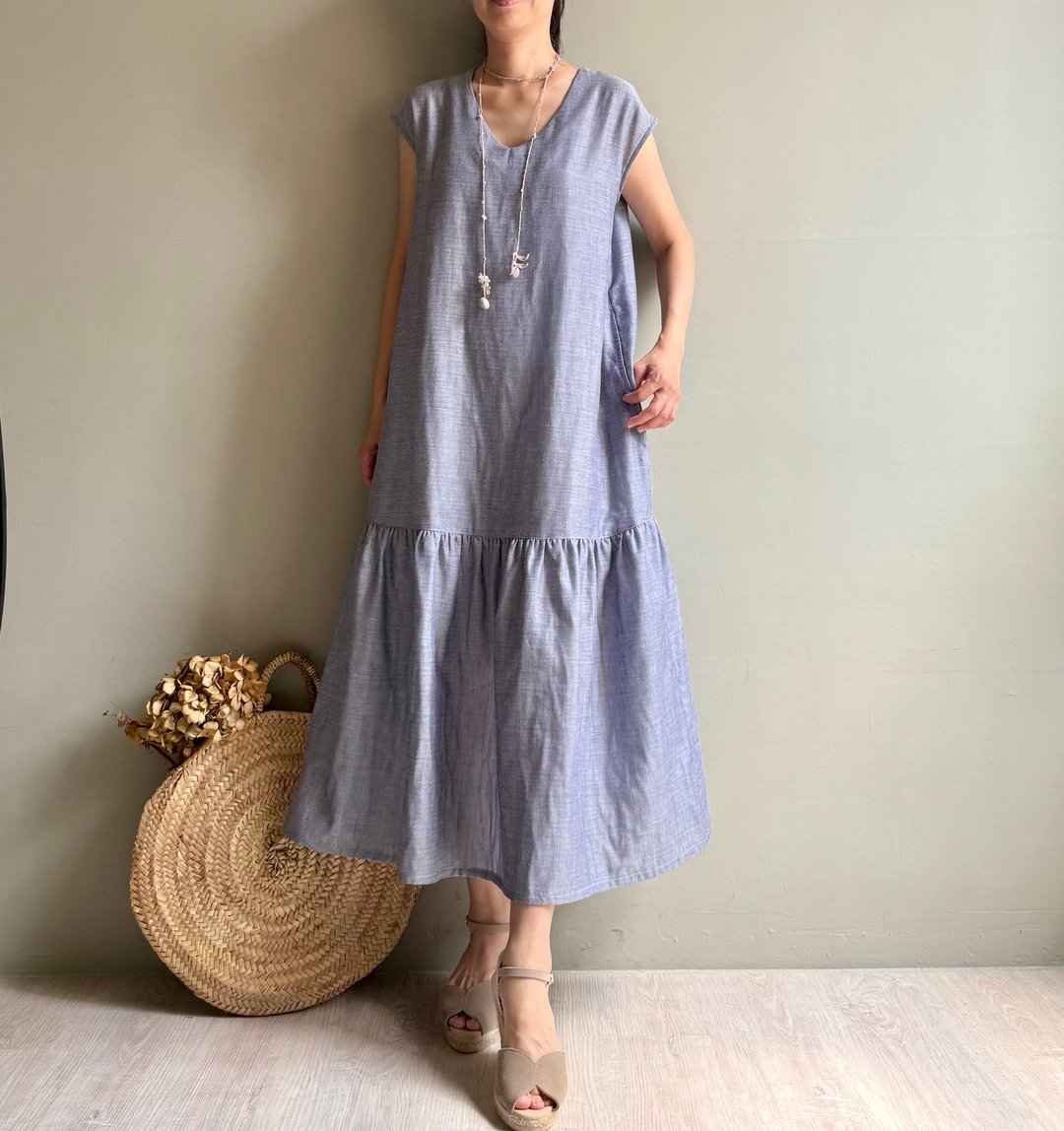 夏日美人鱼/单宁系双层棉纱 V 领剪接荷叶下摆长版法式袖洋装/纯棉 - 洋装/连衣裙 - 棉 