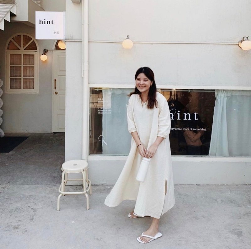 White Cream V-neck Long dress Korean Japanese long dress - 洋装/连衣裙 - 棉．麻 