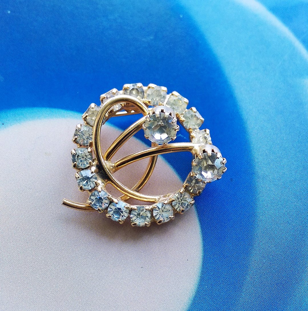 Vintage Jewelry 西洋古董饰品 立体 环圈钻 小巧 别针 - 徽章/别针 - 其他金属 金色