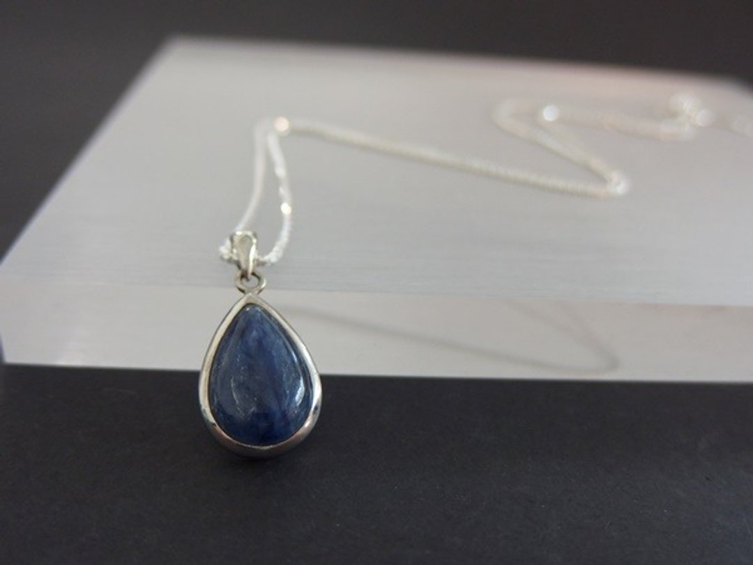 蓝晶石纯银吊坠  Kyanite Silver Penant - 项链 - 宝石 蓝色
