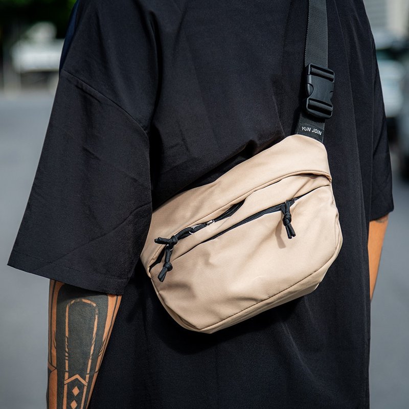 【快速出货】AmbleStride 休闲斜背包 胸包 侧背 外出小包 - 侧背包/斜挎包 - 聚酯纤维 卡其色