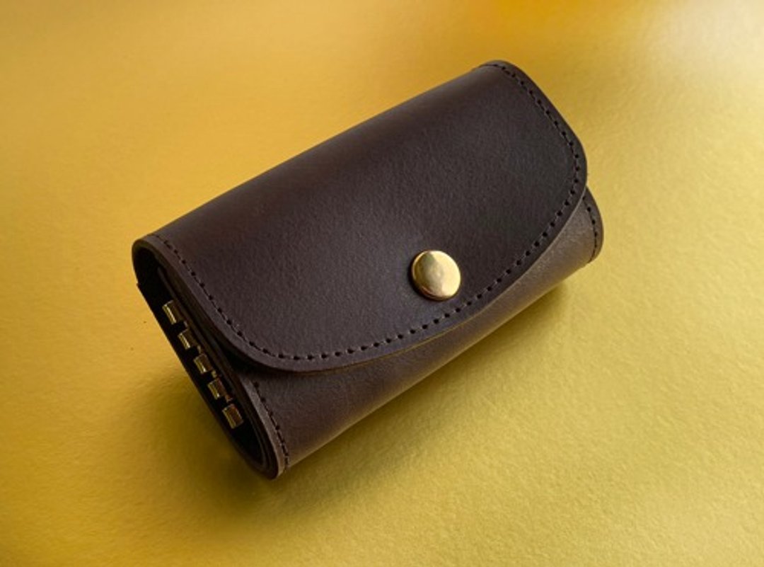 Key case with zipper pocket Chocolate Italian leather Maine used Smart key can be stored Personalized - 钥匙链/钥匙包 - 真皮 咖啡色