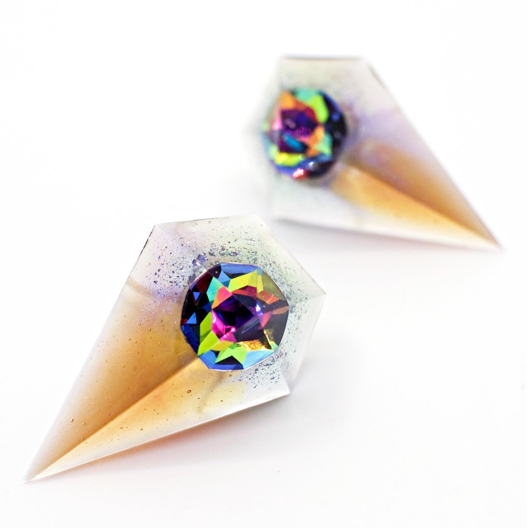 Acute Pentagon Earrings (Moon Road) - 耳环/耳夹 - 树脂 多色