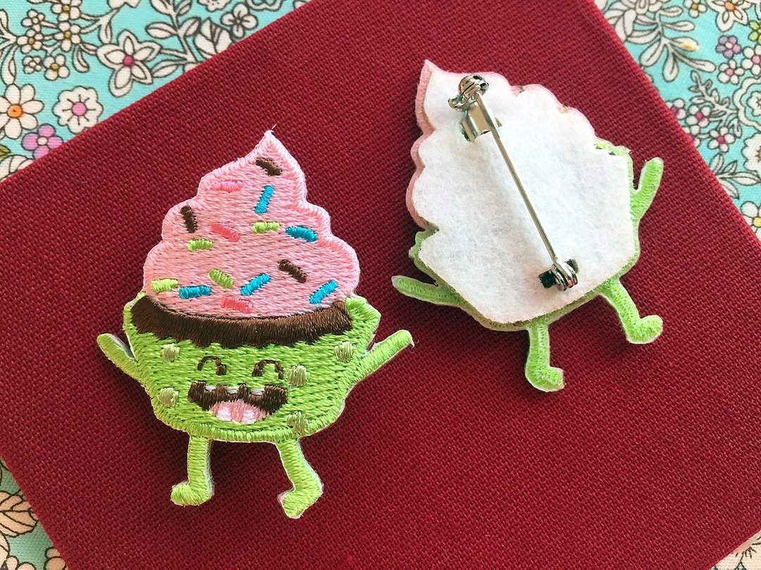 布绣别针-欢乐速食系列 彩虹杯子蛋糕 - 徽章/别针 - 绣线 