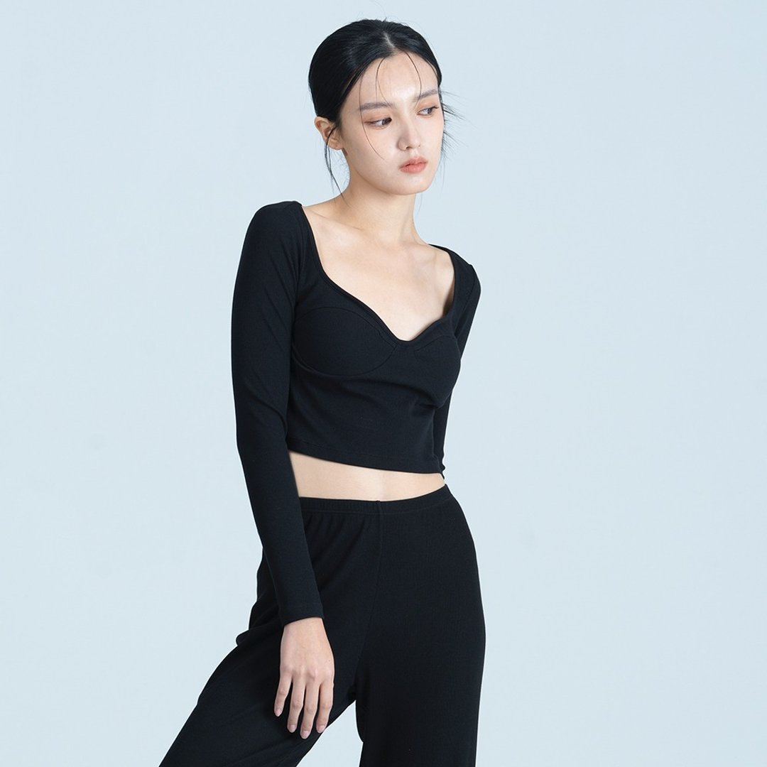坑条系列 桃心领长袖合身上衣(含胸垫)-黑色 - 女装上衣 - 其他人造纤维 黑色