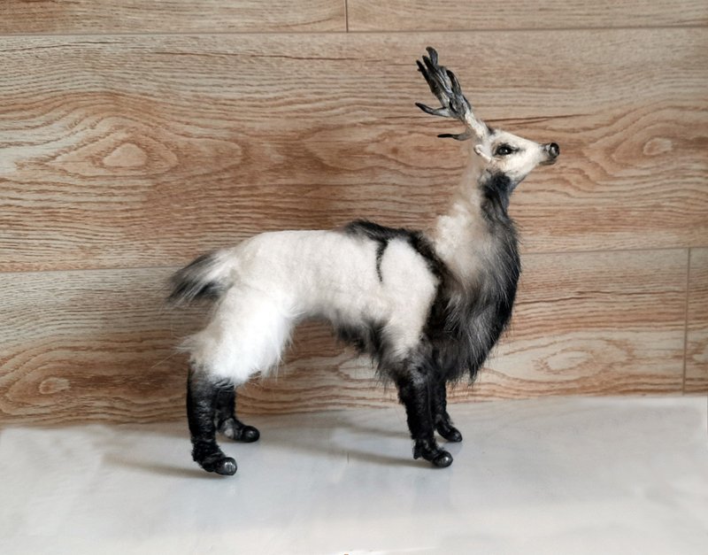 Deer art doll realistic, OOAK animal, Fantasy creature toy plush - 玩偶/公仔 - 其他材质 白色