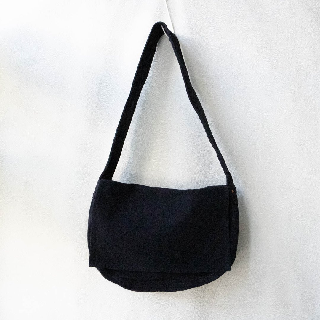 News Paper Bag L [Black Navy] (VC-5L) - 男装上衣/T 恤 - 棉 黑色