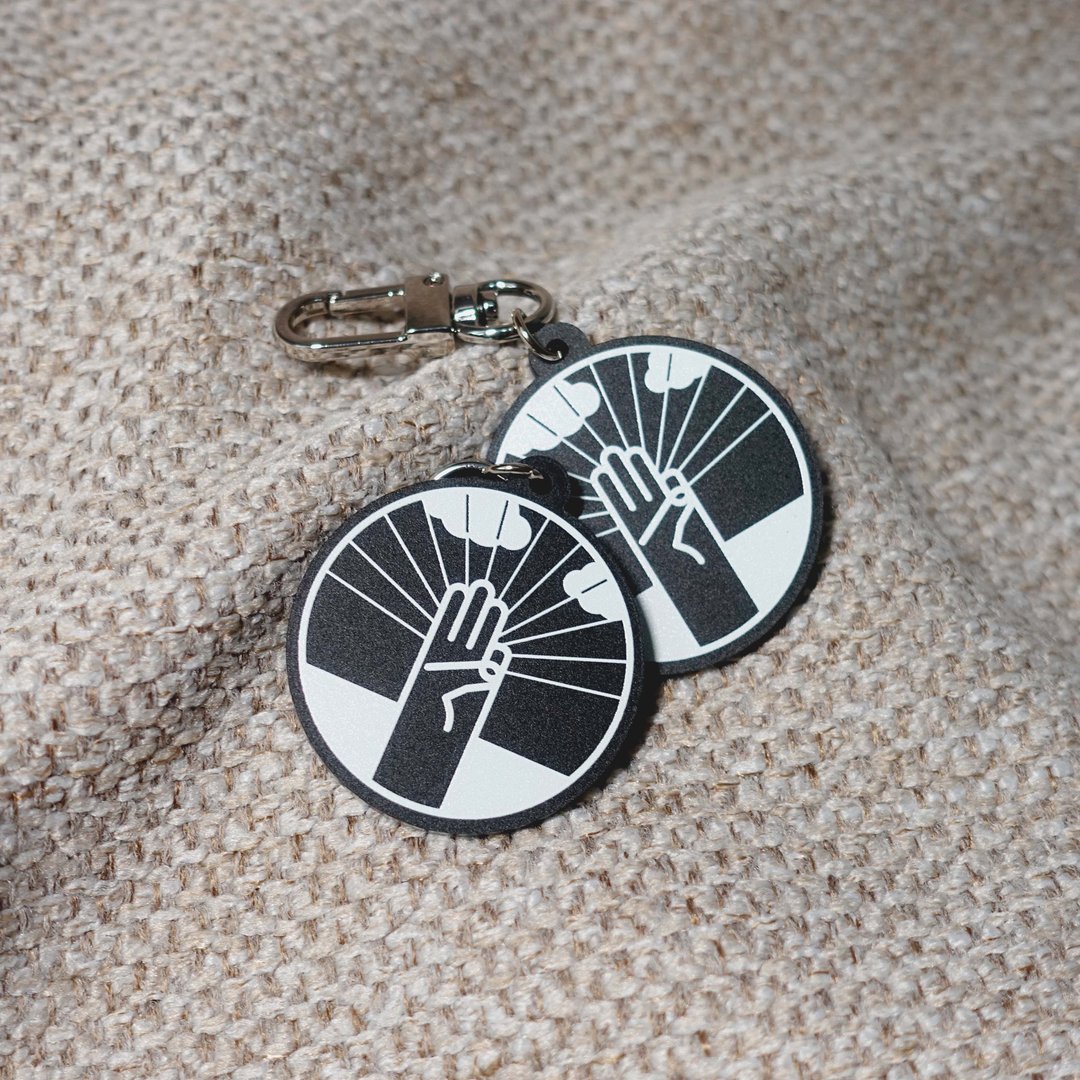 Keychain | People's Party 2019 pin - 吊饰 - 压克力 黑色