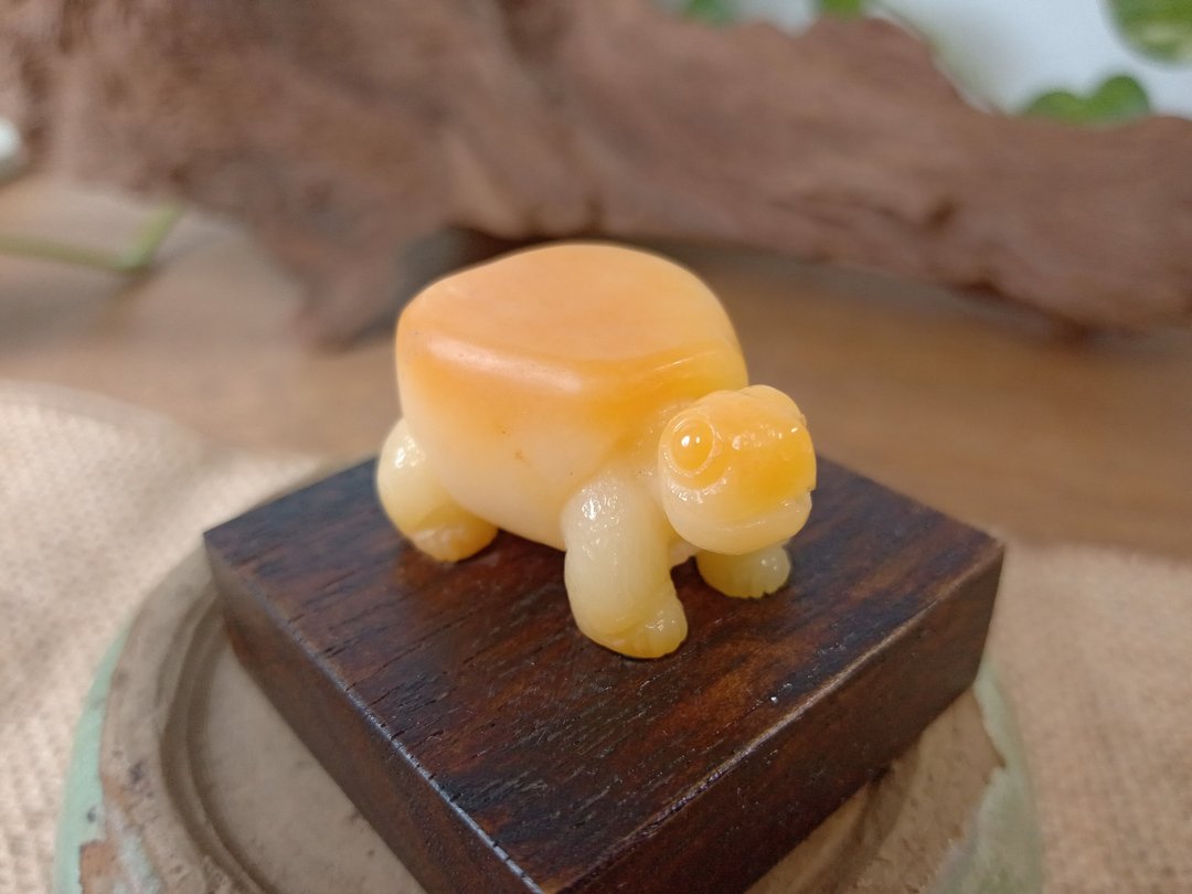 雕件 逗乐动物-玉米龟 新疆金丝玉 - 摆饰 - 玉石 黄色