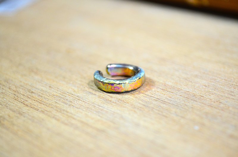 Titanium ear cuff・钛金属耳骨夹・个性耳骨夹・粉色・金色 - 耳环/耳夹 - 其他金属 蓝色