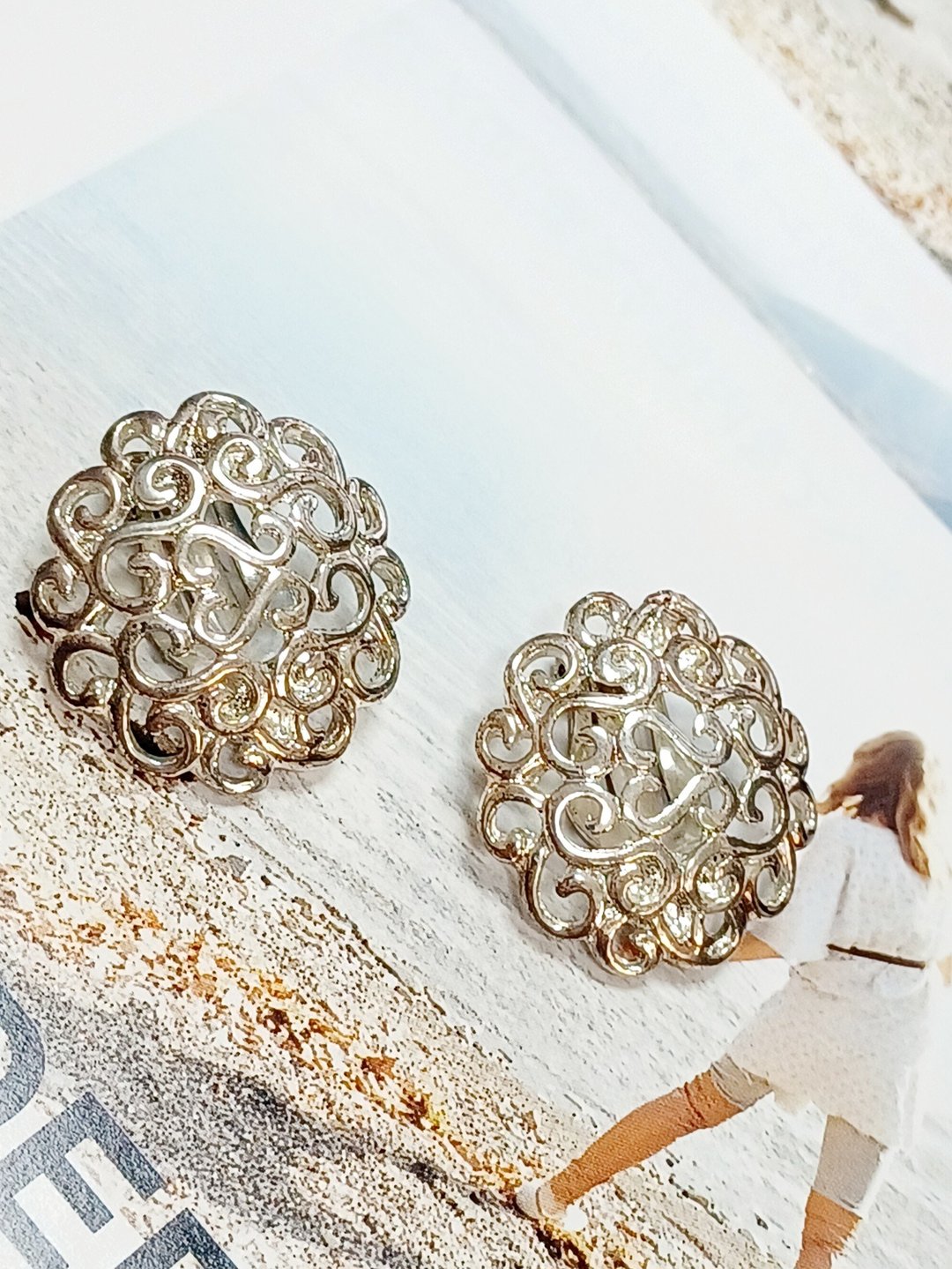 vintage jewelry  古董篓空图腾夹式耳环 - 耳环/耳夹 - 其他金属 