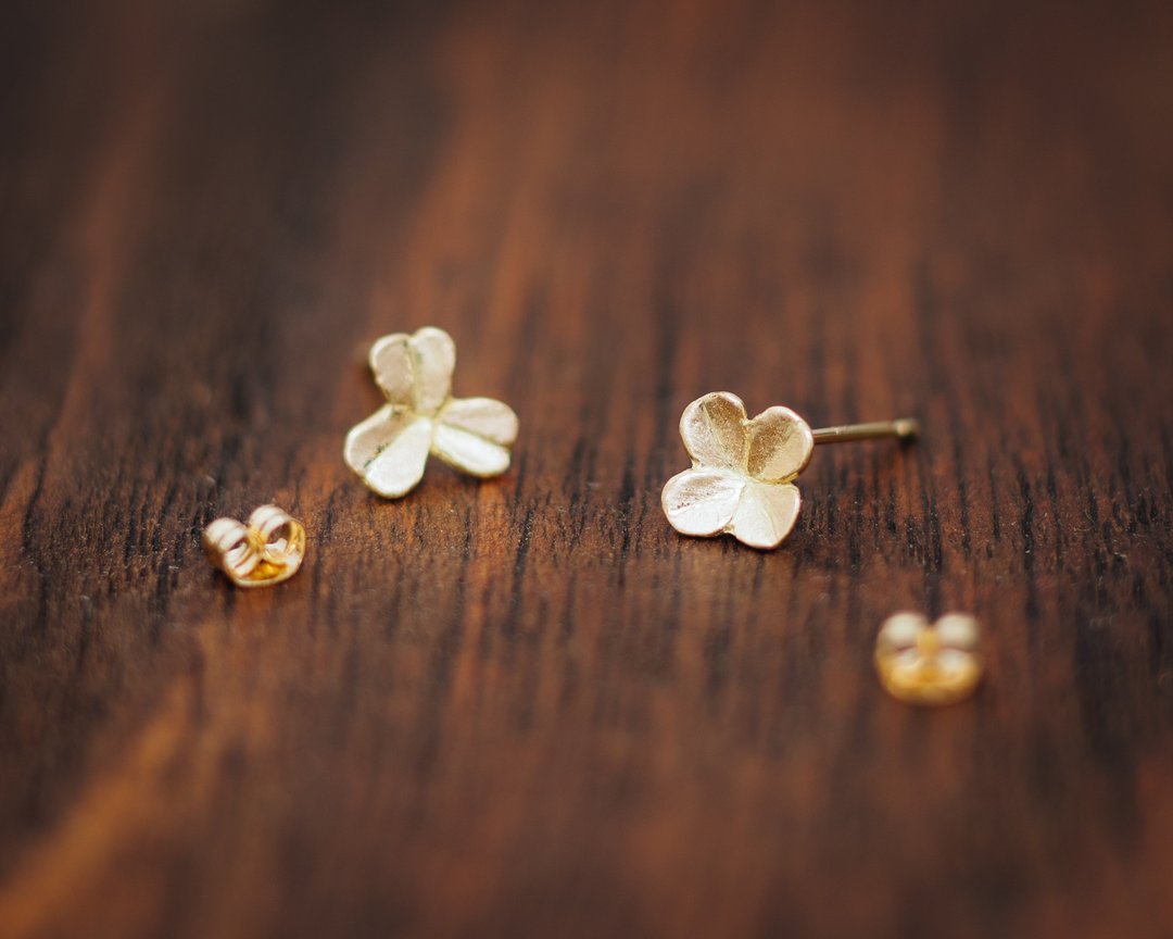 18K Clover earrings - four leaf clover - three leaf clover - lucky earrings - 耳环/耳夹 - 贵金属 金色