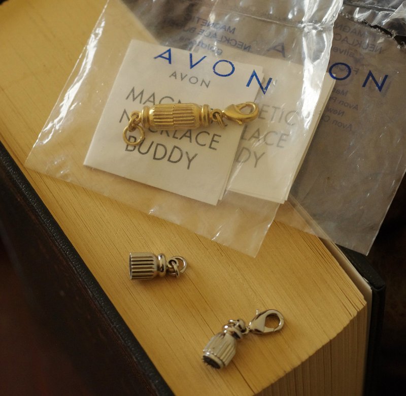 古董Vintage AVON 2002年 金银双色项链扣环 磁铁 w828 - 项链 - 其他金属 银色