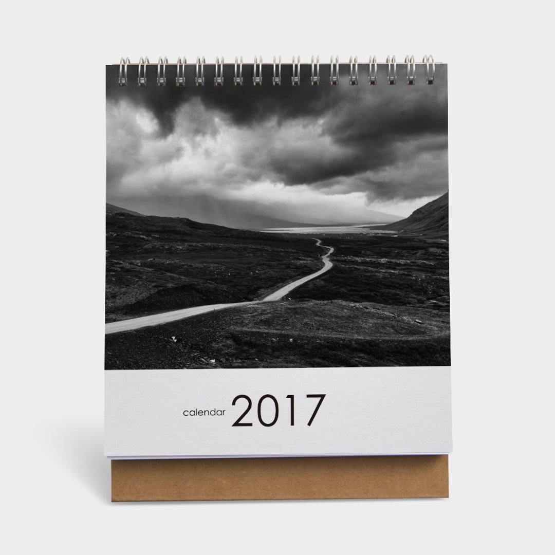 2017桌历｜ Lost in Iceland by Mjohns 蔡孟哲 ｜A007KK002 - 年历/台历 - 纸 黑色
