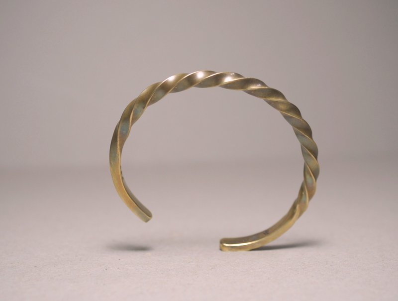 简约螺旋 黄铜手环 concise —spiral cuff bracelet - 手链/手环 - 其他金属 卡其色